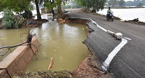 Road damaged at Srivaikundam in Thoothukudi. (Photo | V.KARTHIKALAGU, EPS)