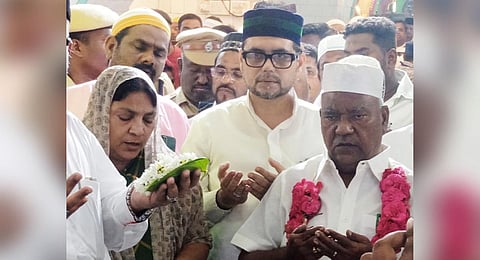 Minister Gingee KS Masthan at Nagore Dargah’s annual Kanduri festival (Express)