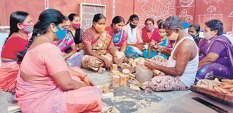 Reviving the lost art: Kondapalli crafts