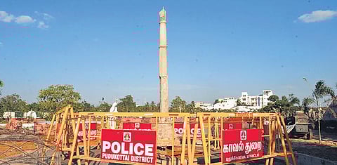 10-foot-tall pen statue under construction at Pudukkottai Science Park | M Muthu Kannan