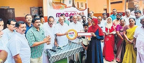 Bhaskaran Pillai handing over the key of the house to Sahira at Palemad