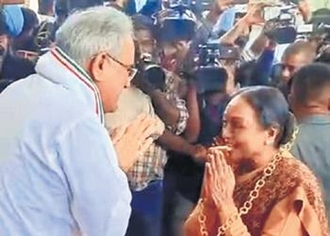 CM Baghel garlands senior party leaders Meira Kumar and P Chidambaram | express