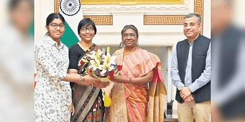 Anantinee Mishra (extreme left) with President Droupadi Murmu
