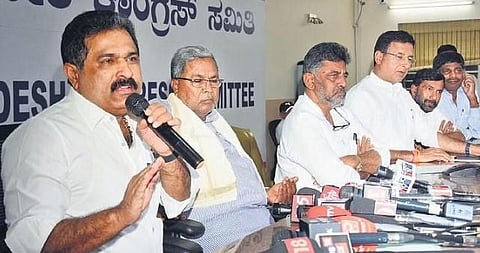 (From left) Puttanna joined Congress in the presence of CLP leader Siddaramaiah, KPCC chief DK Shivakumar and party state in-charge Randeep Singh Surjewala | Express