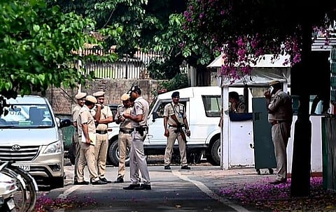 Delhi Police at the residence of Congress leader Rahul Gandhi in New Delhi on Sunday, March. 19, 2023. (Photo | Parveen Negi, EPS)