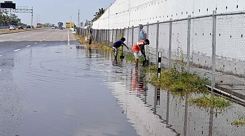 A flooded stretch of Bengaluru-Mysuru Expressway near Bidadi on Saturday after the sudden downpour on Friday. (Photo | Shashindhar Byrappa, EPS)