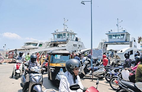 Heavy rush at the Fort Kochi Ro-Ro jetty | A Sanesh