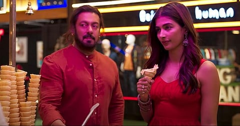 A still from the song ' Jee Rahe The Hum' (Photo | YouTube)