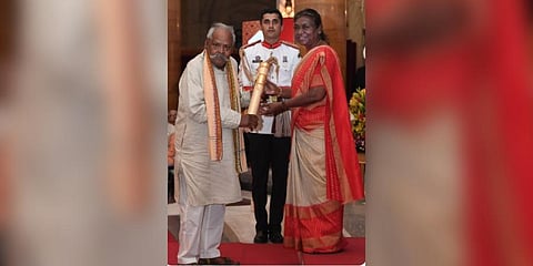 President Droupadi Murmu conferring Padma Shri on puppeteer Maguni Charan Kuanr on Wednesday | Express