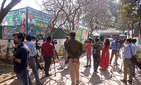 A CBI team arrives at the residence of RJD MP Misa Bharti to question party chief and her father Lalu Prasad Yadav in connection with the land-for-job case, in New Delhi. (Photo | Parveen Negi)