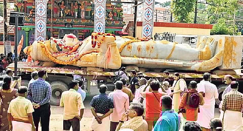 The Hanuman statue being brought to Thrissur on Tuesday
