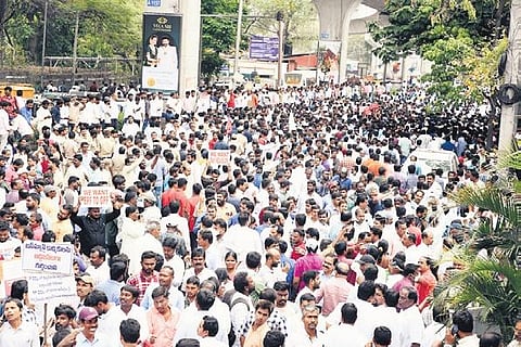 Employees of the Electricity Department stage a massive protest demanding resolution of their pending demands in Hyderabad | Vinay Madapu