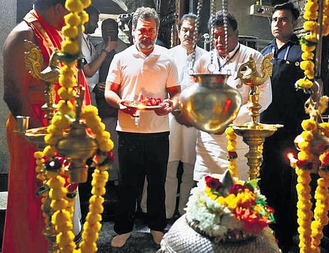 Former Congress MP Rahul Gandhi offers prayers at the Sangamanatha temple in Kudalasangama, Bagalkot district, on Sunday. (Photo | Express)
