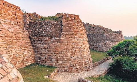 Remove Tughlaqabad Fort encroachments: Delhi HC to ASI