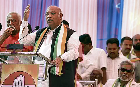 Congress President Mallikarjun Kharge addresses a public meeting ahead of Assembly polls at Chikkodi Sadalaga, Karnataka. (Photo | PTI)