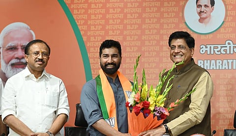 Anil K Anthony, son of former Defence minister AK Anthony, joins BJP in presence of Union ministers Piyush Goyal and V Muraleedharan in New Delhi. (Photo | Shekhar Yadav, EPS)