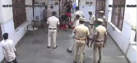 People could be seen stabbing Tajpuriya’s body, multiple times, in the presence of police personnel. (Photo | Twitter)