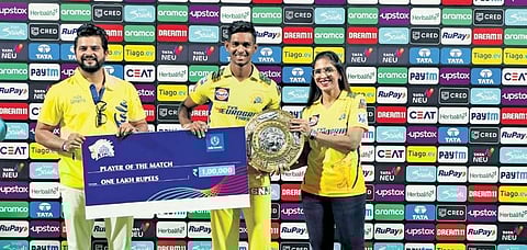 Matheesha Pathirana of Chennai Superkings receives the Player of The Match award. (Photo | Express)