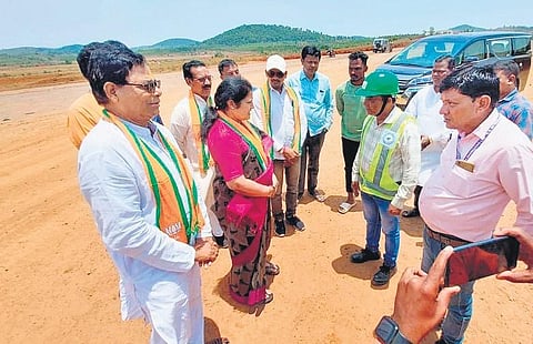 Purandeswari inspecting the ongoing work of Bharatamala project in Pottangi