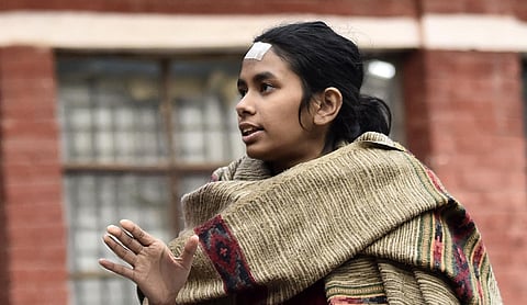 SFI leaders, including SFI Delhi state secretary Aishe Ghosh, reached Delhi railway station to receive the students and ensure safe accommodations.