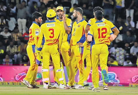 Dindigul Dragons’ CV Varun (centre) with skipper R Ashwin and teammates during the match against Ba11sy Trichy in Coimbatore on Wednesday. (Photo | Senbagapandiyan S, EPS)
