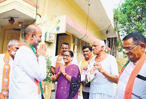BJP State president Bandi Sanjay takes part in the ‘Intintiki BJP’ programme in Karimnagar on Thursday,