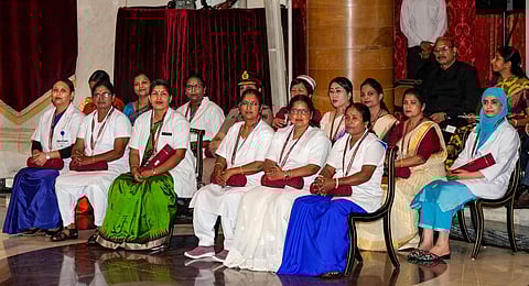 Awardees during the ceremony for presentation of National Florence Nightingale Awards for Nurses 2022 and 2023, at Rashtrapati Bhavan in New Delhi. (Photo | PTI)
