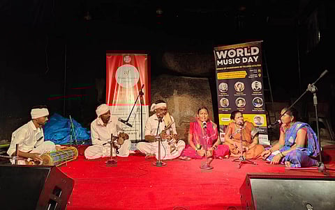 A large number of music fans flocked the special event organised by Alliance Française and Lamakaan in Hyderabad.