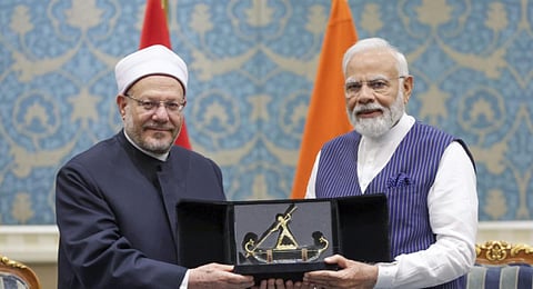 Prime Minister Narendra Modi with Grand Mufti of Egypt Shawky Ibrahim Allam. (Photo | PTI)