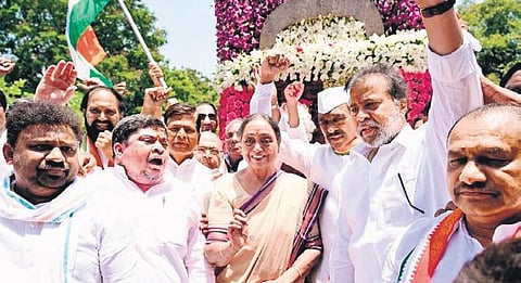 Former Lok Sabha Speaker Meira Kumar at the Martyrs Memorial at Gun Park as part of Telangana Formation Day celebrations on Friday