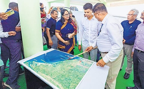5T secretary VK Pandian reviews development work in Jagatsinghpur | Express