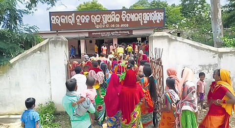Parents staging agitation at Pujariguda government upper primary school in Umerkote block | Express