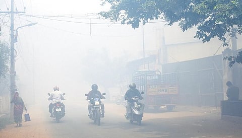 Motorists putting up with smoke in Ariyamangalam | MK Ashok Kumar