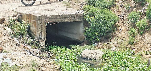 Improper construction of storm water drainage system by the Chennai corporation in Mathur 3rd main road | R Krishnaraj