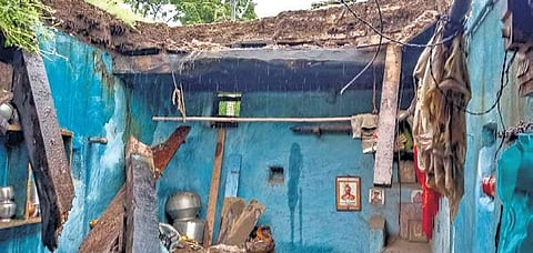 The collapsed house that took the life of woman in Jewargi taluk | Express