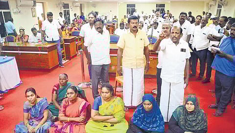 A few DMK women councillors of Tirunelveli corporation staged a protest during the council meeting on Thursday | Express