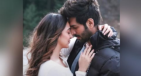 Kiara Advani with Kartik Aaryan in 'Satyaprem Ki Katha'.