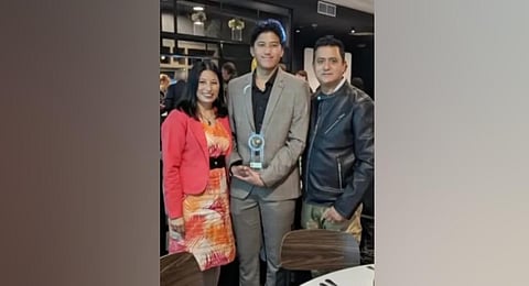 Rhyan Singh and his parents. (Twitter)