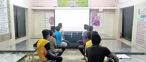 Students learn a thing or two in a smart class