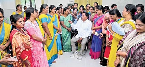 Panchayat Raj Minister E Dayakar Rao meets OMS members in Hanamkonda