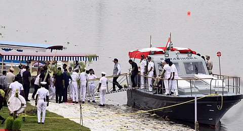 Delhi L-G takes boat ride to inspect navigable parts of Yamuna