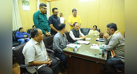 Respresentatives of Bruhat Bangalore Hotels Association meet Deputy Chief Minister D K Shivakumar on Saturday. (Photo | Express)