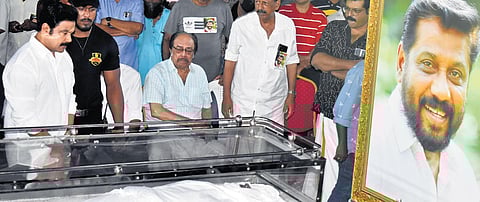 Actors Dileep and Janardhanan paying homage to director Siddique at Rajiv Gandhi Indoor Stadium in Kochi | A Sanesh