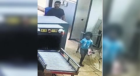 Six-year-old girl, identified as Lakshita, spotted at the checkpoint just before the incident I Express