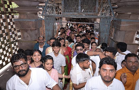 Srisailam temple que-lines packed with a huge number of devotees on Sunday. (Photo | Express)