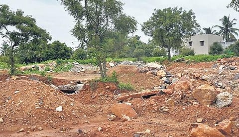 Red sand scooped out of 2,300-year-old burial site near Chennai | Martin Louis