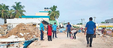 Forensic team inspecting the spot at Palayapettai in Krishnagiri | express