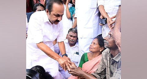 Leader of Opposition V D Satheesan meets P O Sathiyamma and her husband Radhakrishnan who were protesting in front of the veterinary sub-centre at Puthuppally on Tuesday. (Photo | Vishnu Prathap)