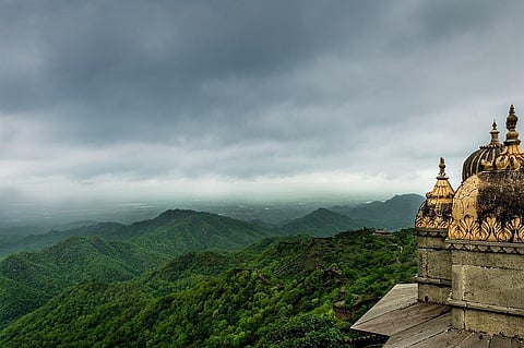 A view of Kumbhalgarh Wildlife Sanctuary as seen from the fort (Wikimedia Commons)