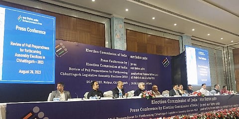 Election Commission team headed by CEC Rajiv Kumar in Raipur